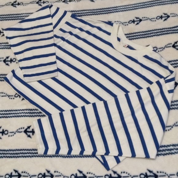 Vintage cropped long sleeves top